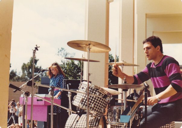Michael Hutchinson, 1980s, Drums, Houndstooth, California, Polka dot, music festival, musician, Rekordio